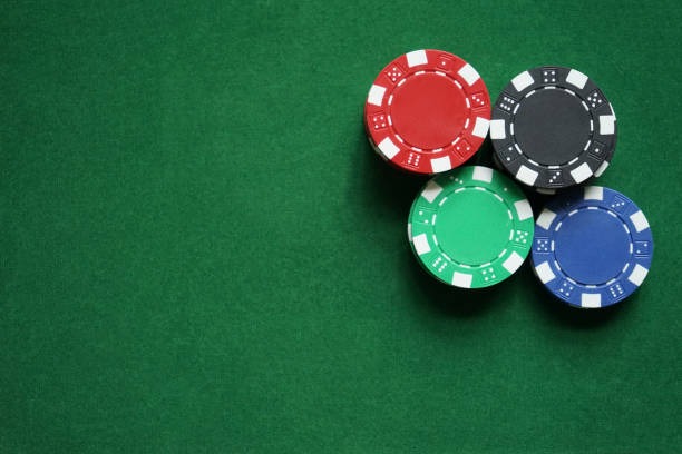 Roulette wheel spinning on Dream Gaming live table